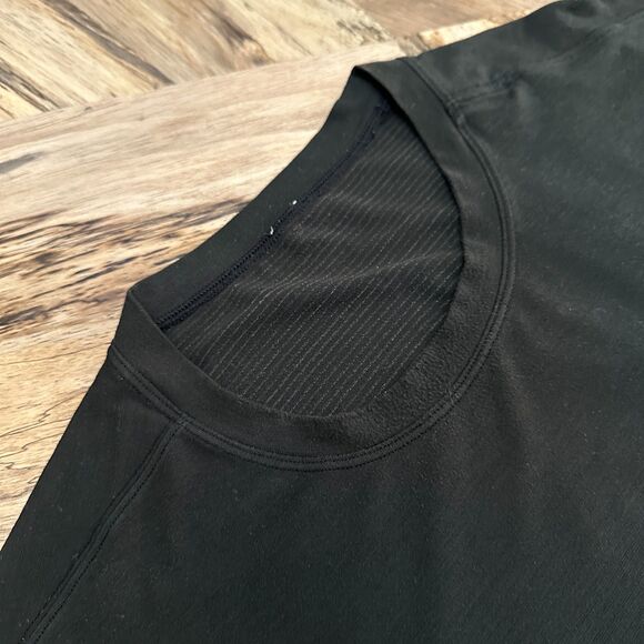 Lululemon Men's XL Drysense Tech Short Sleeve Black Gym Running - Picture 3 of 11